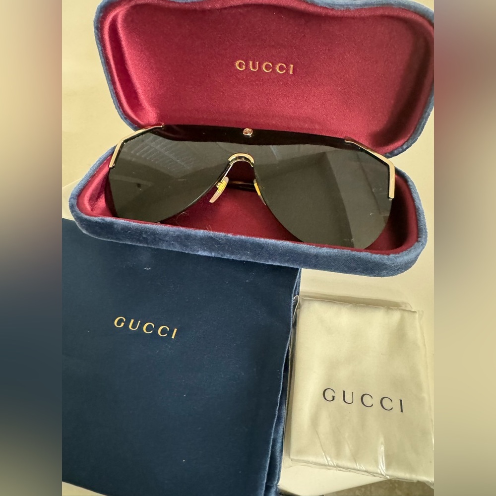 Gucci sunglasses
